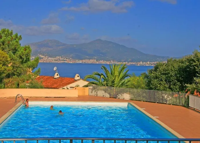 T2 Vue Sur Porticcio (Corsica)