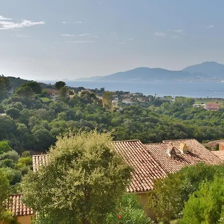 T2 Vue Sur Porticcio (Corsica)