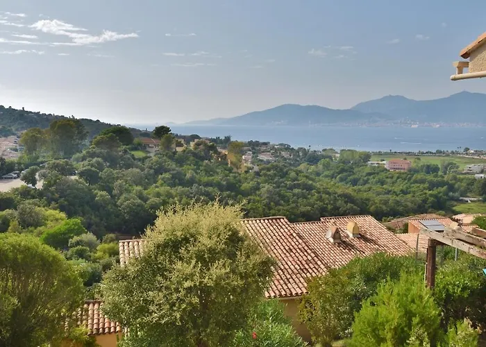 T2 Vue Sur Porticcio (Corsica)